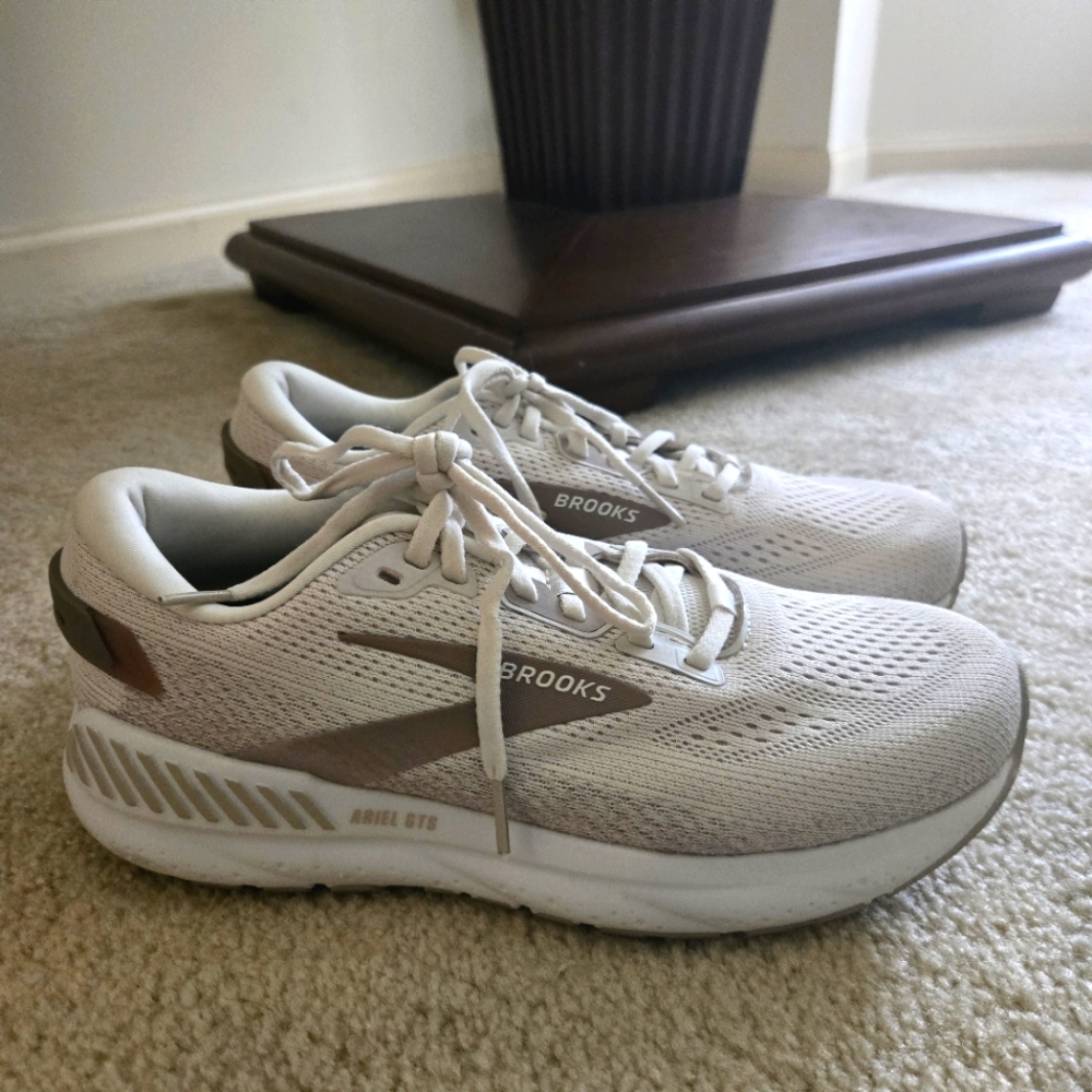 Brooks Women’s Ariel GTS 24 Supportive Running & Walking Shoe